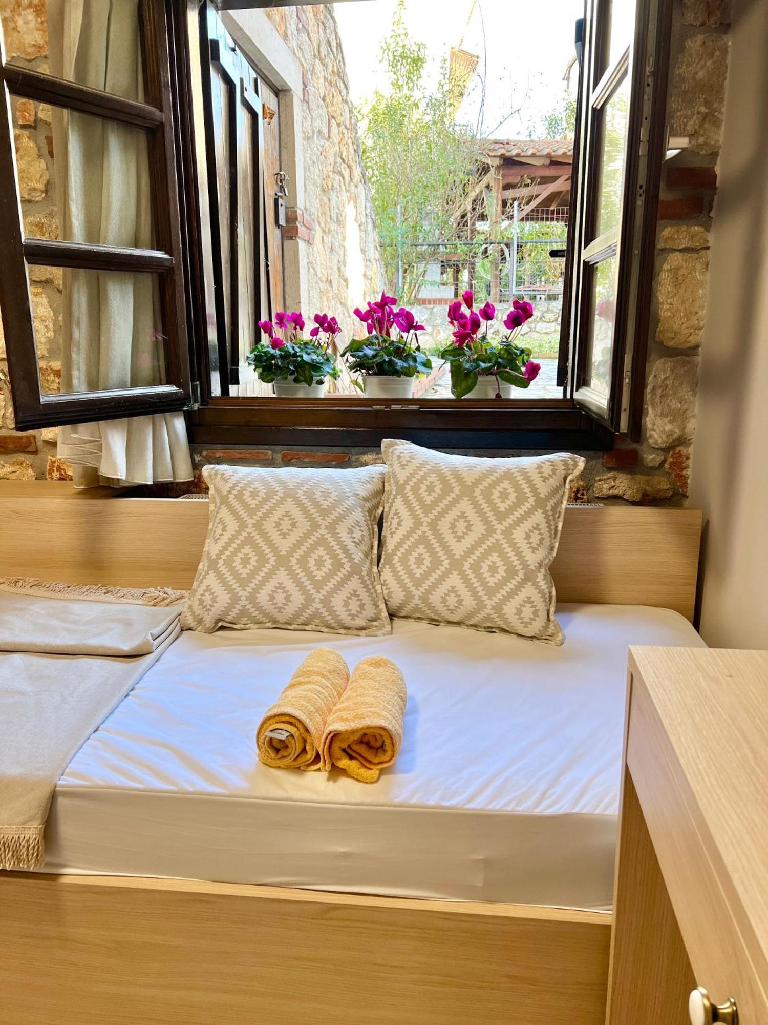 Boutique Stone House Guest House Псахудиа Екстериор снимка