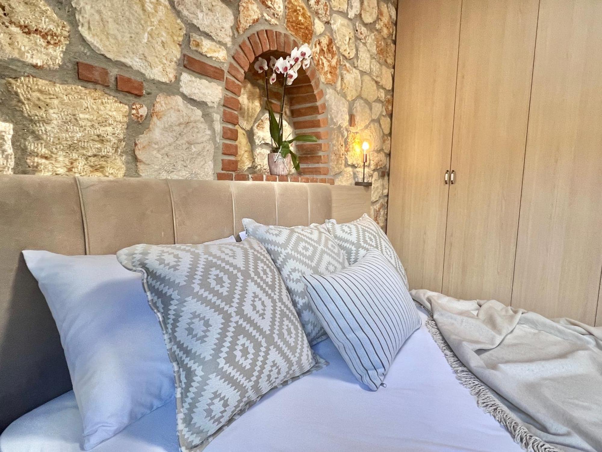 Boutique Stone House Guest House Псахудиа Екстериор снимка